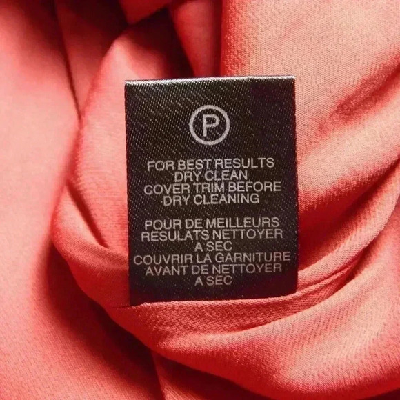 Halston Heritage Flowy Mini Dress Currant Red Cape Sleeve Deep V-Neck Size 6 - Picture 7 of 7